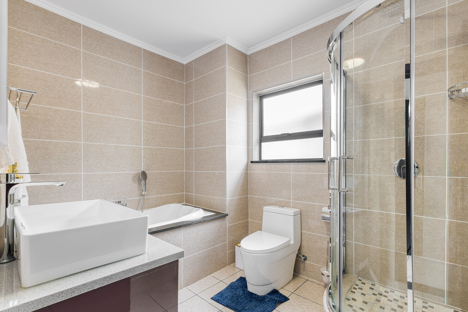 Luxurious Bathroom Retreat